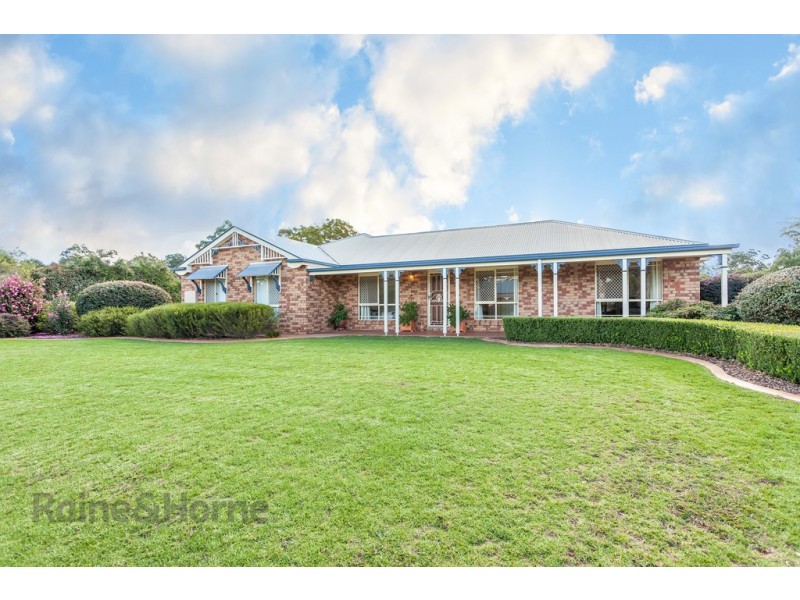 4 Bronwyn Court, Highfields QLD 4352
