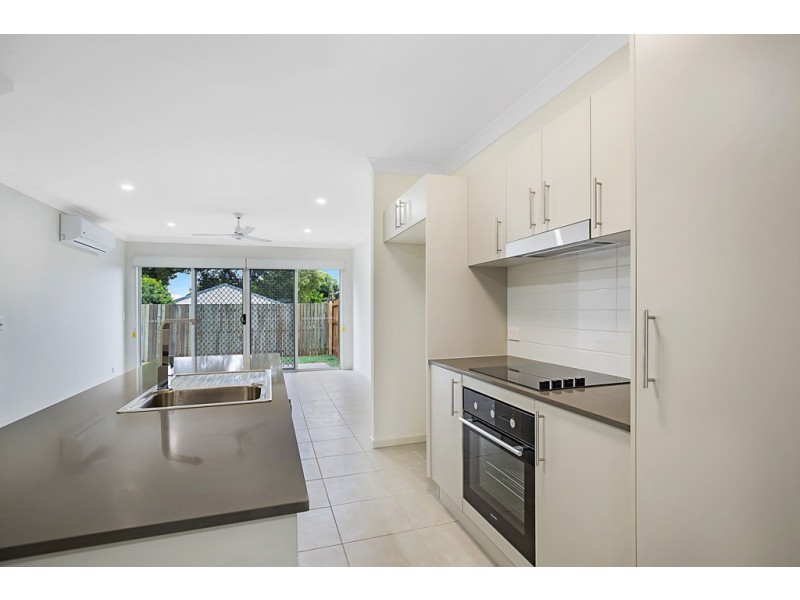 2/68 Alford Street, Mount Lofty QLD 4350