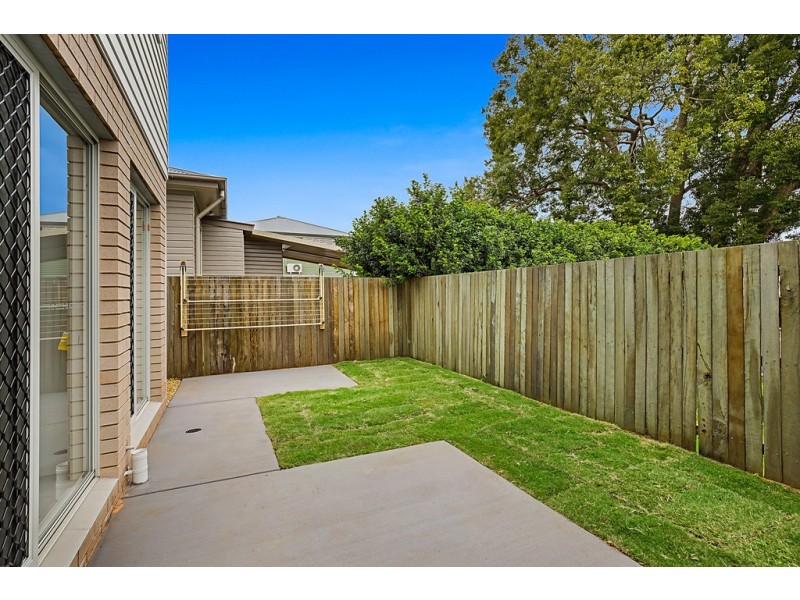 2/68 Alford Street, Mount Lofty QLD 4350