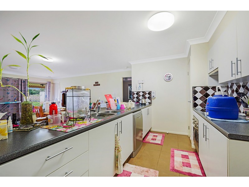 10 Frizzell Street, Southbrook QLD 4363