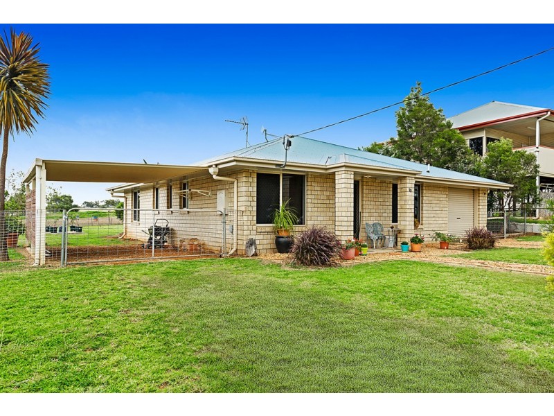 10 Frizzell Street, Southbrook QLD 4363
