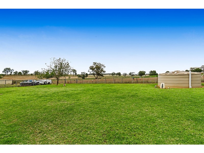 10 Frizzell Street, Southbrook QLD 4363