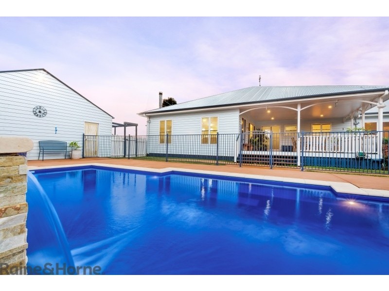 2 Amorosa Street, Cabarlah QLD 4352