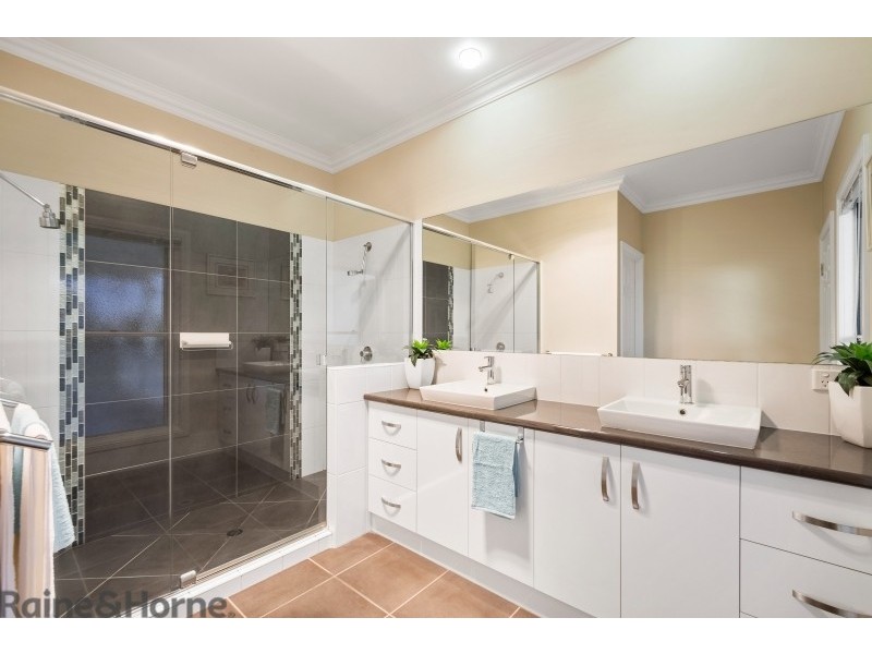 2 Amorosa Street, Cabarlah QLD 4352