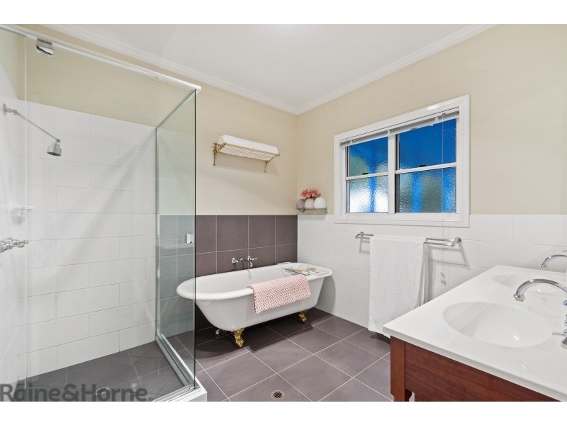 2 Amorosa Street, Cabarlah QLD 4352