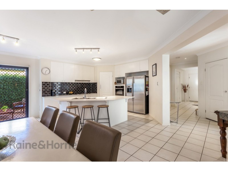 14 Banksdale Drive, Middle Ridge QLD 4350