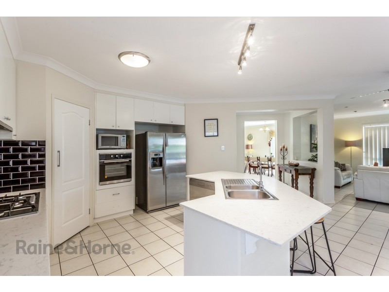 14 Banksdale Drive, Middle Ridge QLD 4350