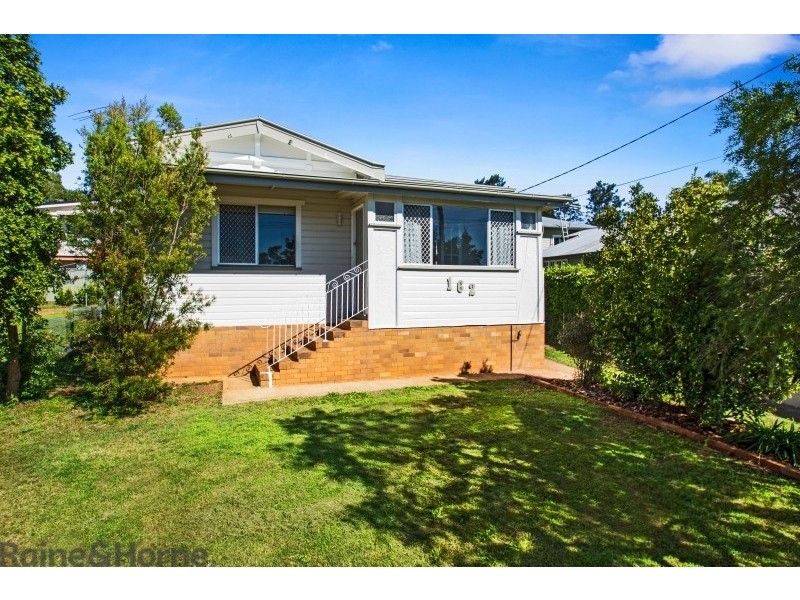 162 Long Street, South Toowoomba QLD 4350
