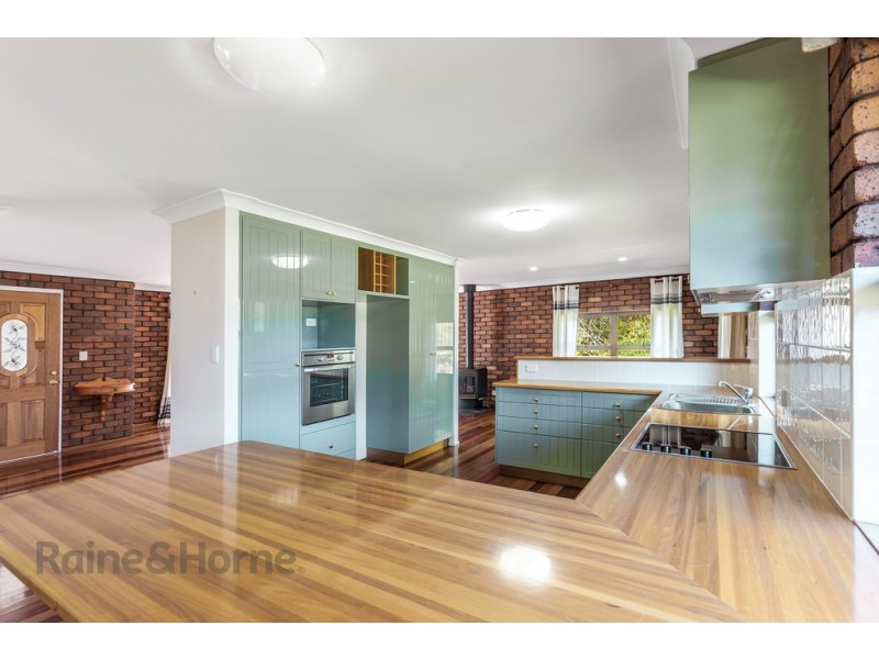 1 Golf Course Drive, Middle Ridge QLD 4350