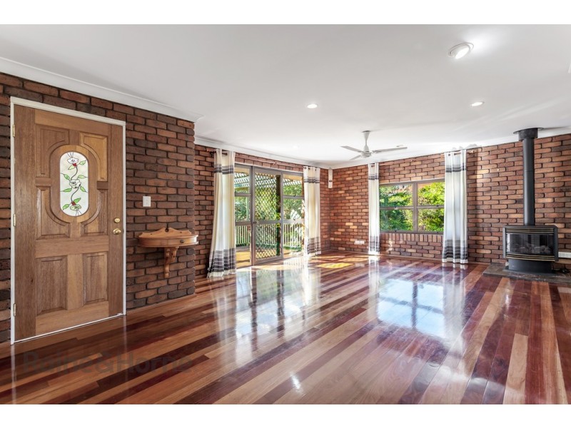 1 Golf Course Drive, Middle Ridge QLD 4350