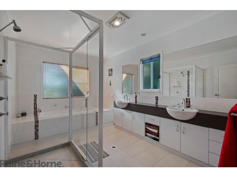 17 Traverston Court, Preston QLD 4352