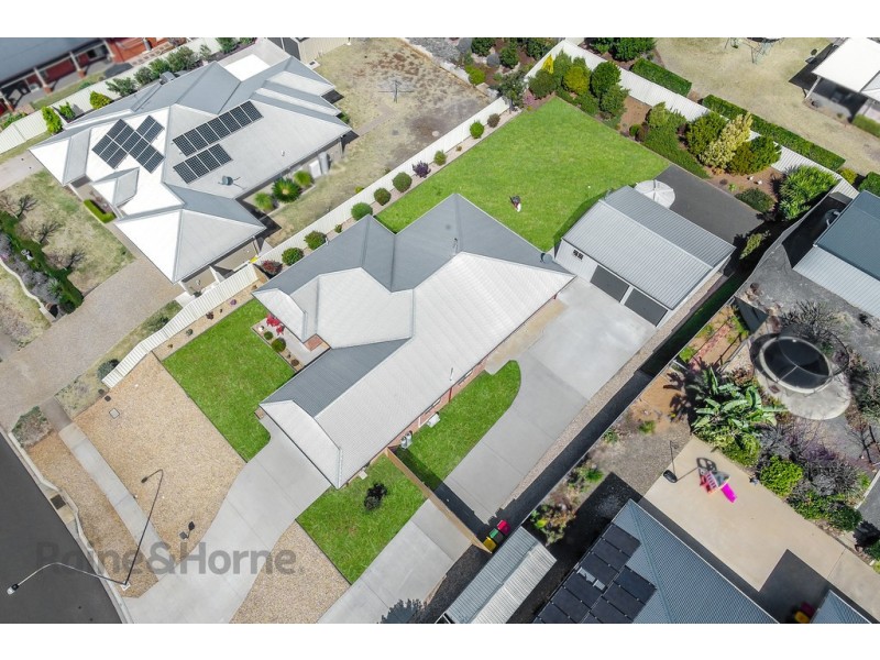6 Gwenda Drive, Westbrook QLD 4350