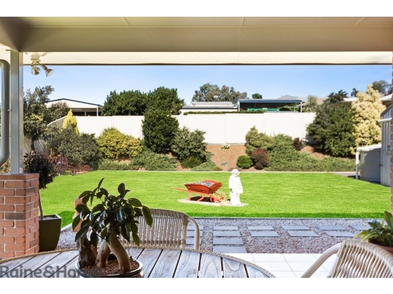 6 Gwenda Drive, Westbrook QLD 4350