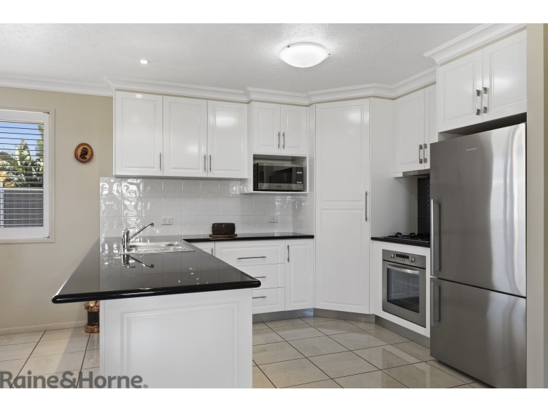 6 Gwenda Drive, Westbrook QLD 4350
