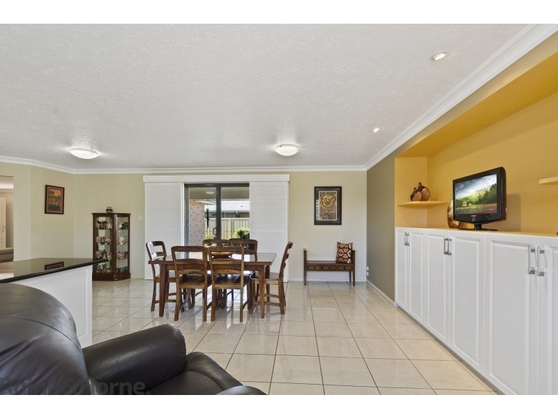 6 Gwenda Drive, Westbrook QLD 4350