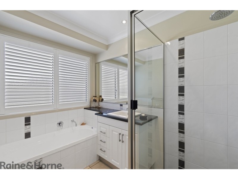 6 Gwenda Drive, Westbrook QLD 4350