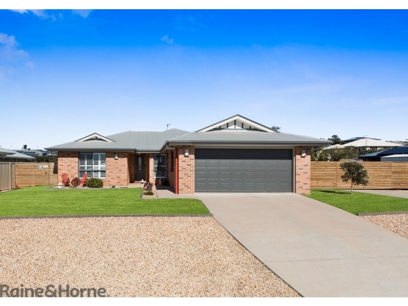 6 Gwenda Drive, Westbrook QLD 4350