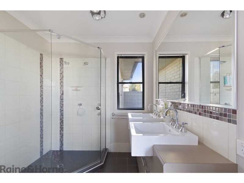 627 Hume Street, Kearneys Spring QLD 4350