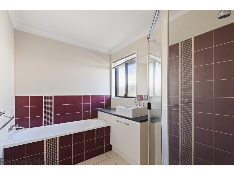 627 Hume Street, Kearneys Spring QLD 4350
