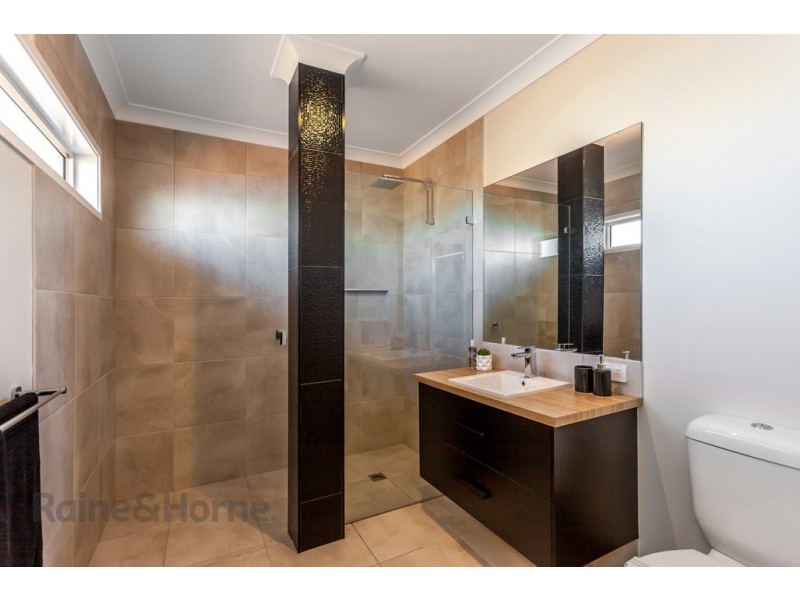 20 Meares Street, Kearneys Spring QLD 4350