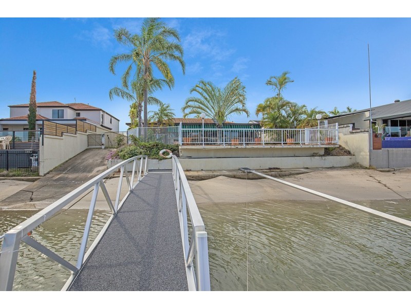 32 O’Grady Drive, Paradise Point QLD 4216
