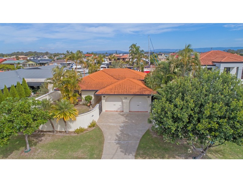 32 O’Grady Drive, Paradise Point QLD 4216