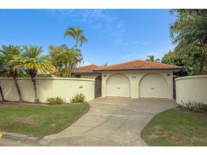 32 O’Grady Drive, Paradise Point QLD 4216