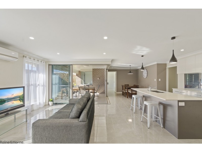 43 Renshaw Crescent, Kearneys Spring QLD 4350