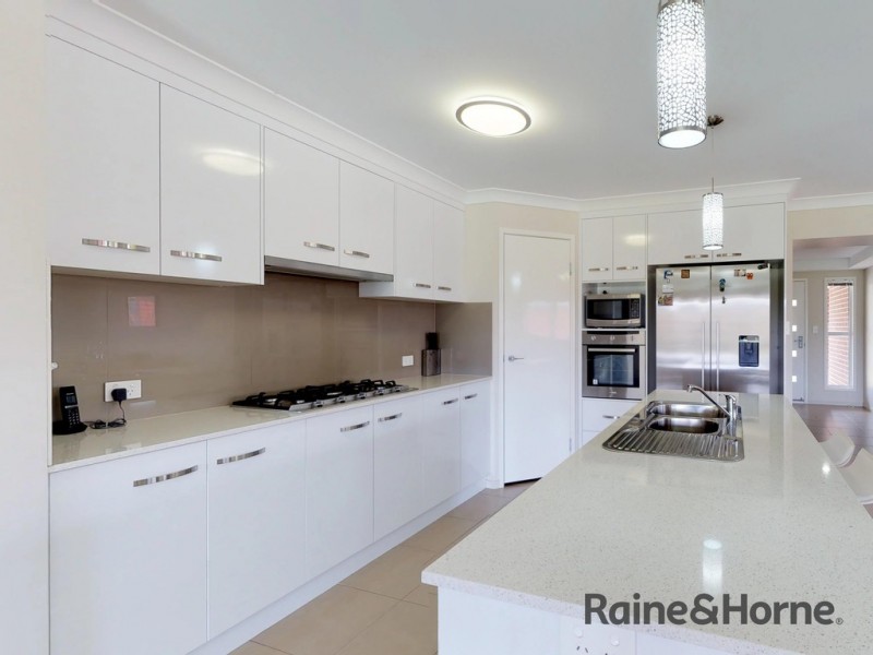 200 Postle Street, Mount Rascal QLD 4350