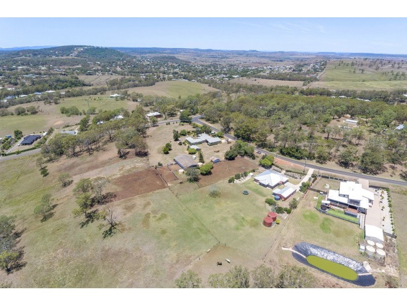 200 Postle Street, Mount Rascal QLD 4350
