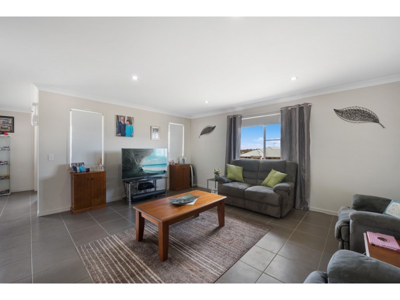 15 Wandoo Crescent, Westbrook QLD 4350