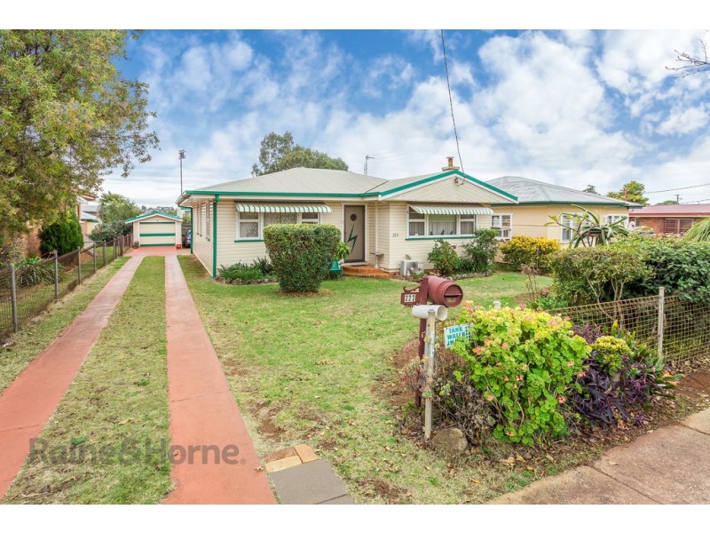 223 Taylor Street, Wilsonton QLD 4350