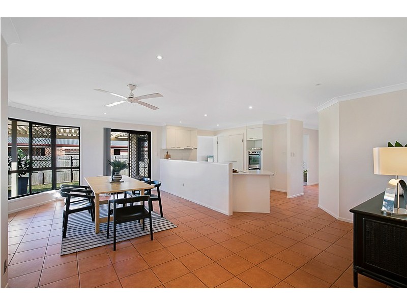 17 Oldfield Street, Middle Ridge QLD 4350