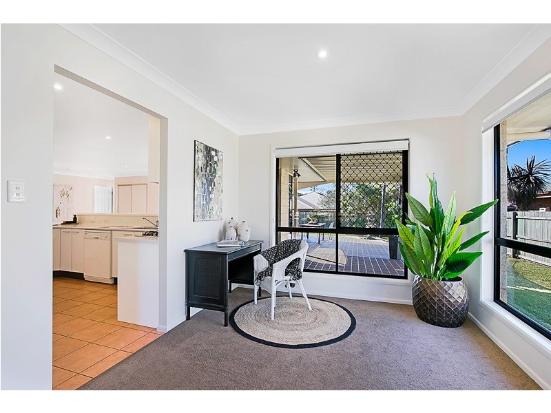 17 Oldfield Street, Middle Ridge QLD 4350