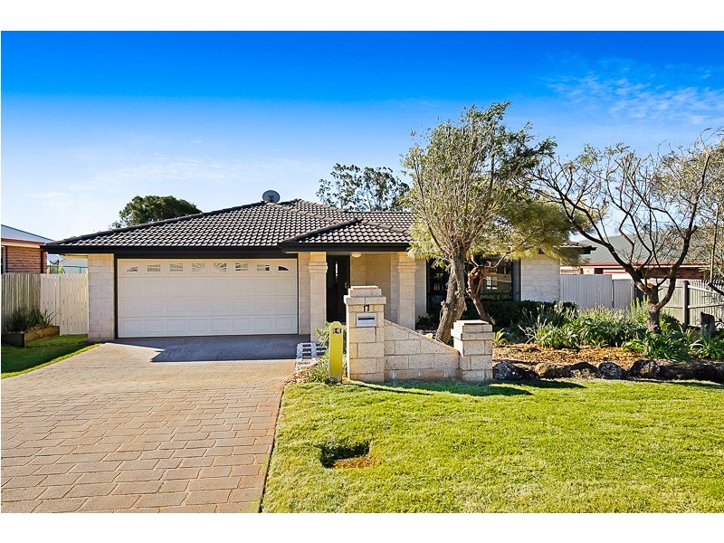 17 Oldfield Street, Middle Ridge QLD 4350