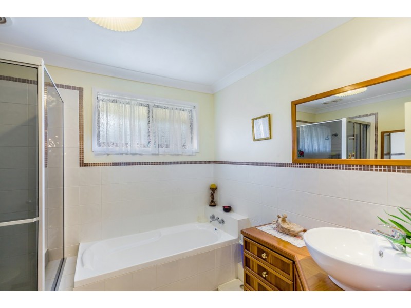 13 Brendanbri Street, Kearneys Spring QLD 4350