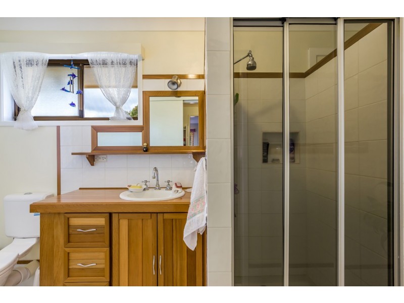 13 Brendanbri Street, Kearneys Spring QLD 4350