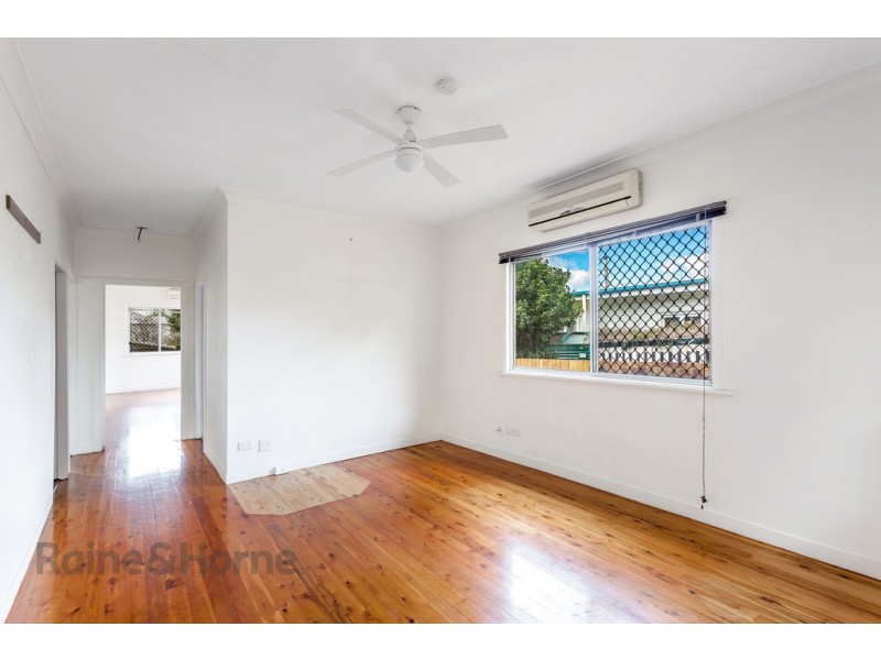 11 Pottinger Street, Newtown QLD 4350