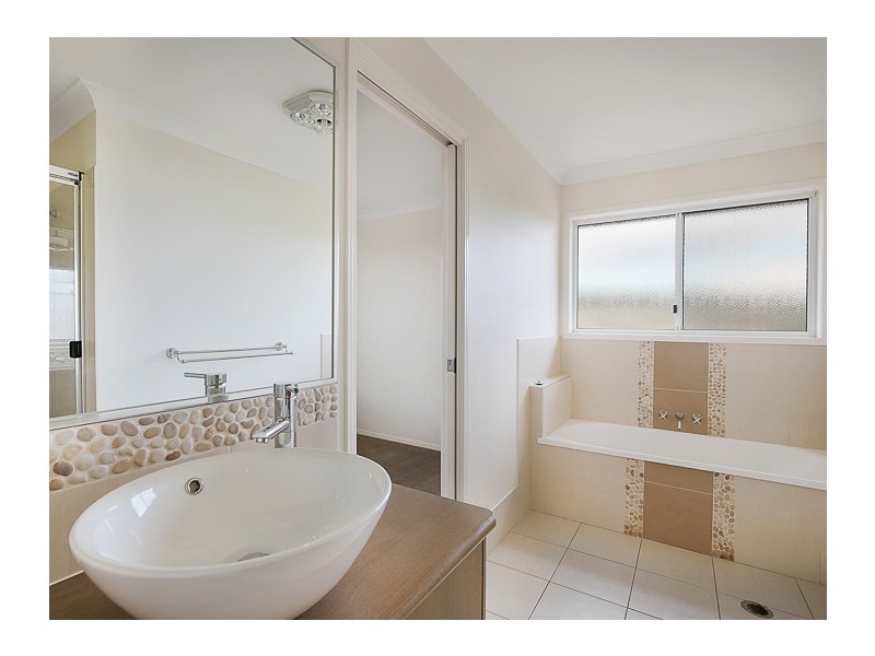 10 Edwin Street, Westbrook QLD 4350