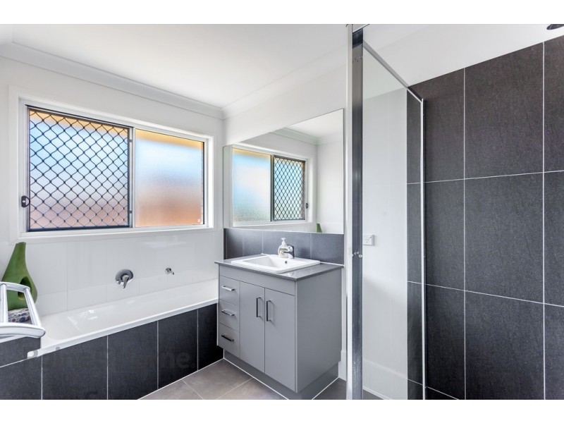 27 Sanctuary Drive, Cranley QLD 4350