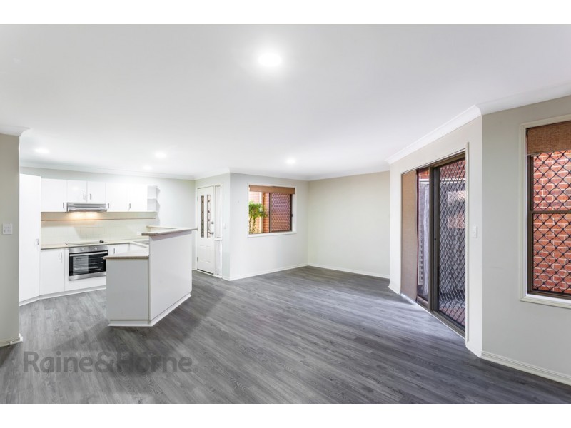 2/150 Russell Street, Newtown QLD 4350