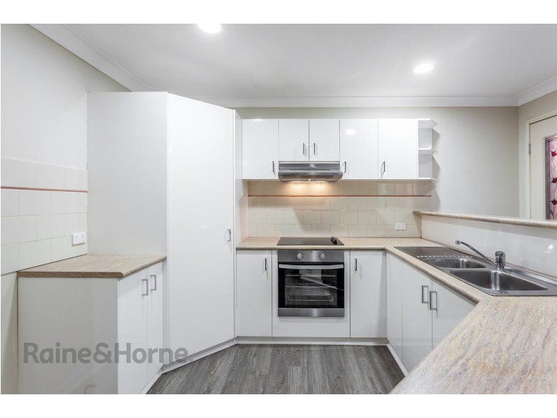 2/150 Russell Street, Newtown QLD 4350