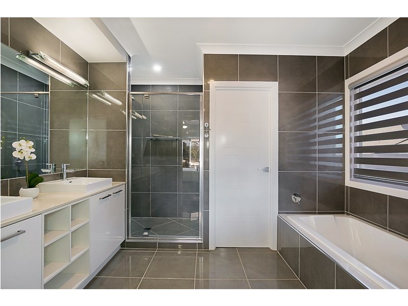 16 Camborne Street, Kleinton QLD 4352