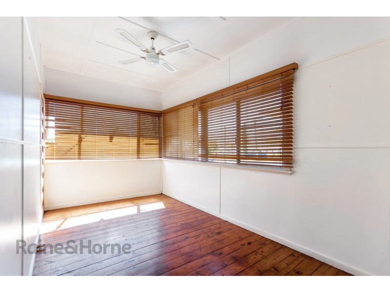 16 Weetwood Street, Newtown QLD 4350