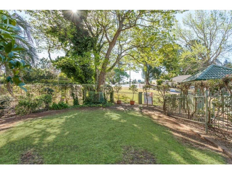 1/2 Tourist Road, East Toowoomba QLD 4350