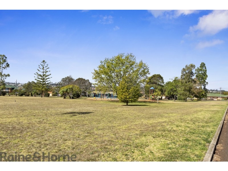 20 Bryan Street, Darling Heights QLD 4350