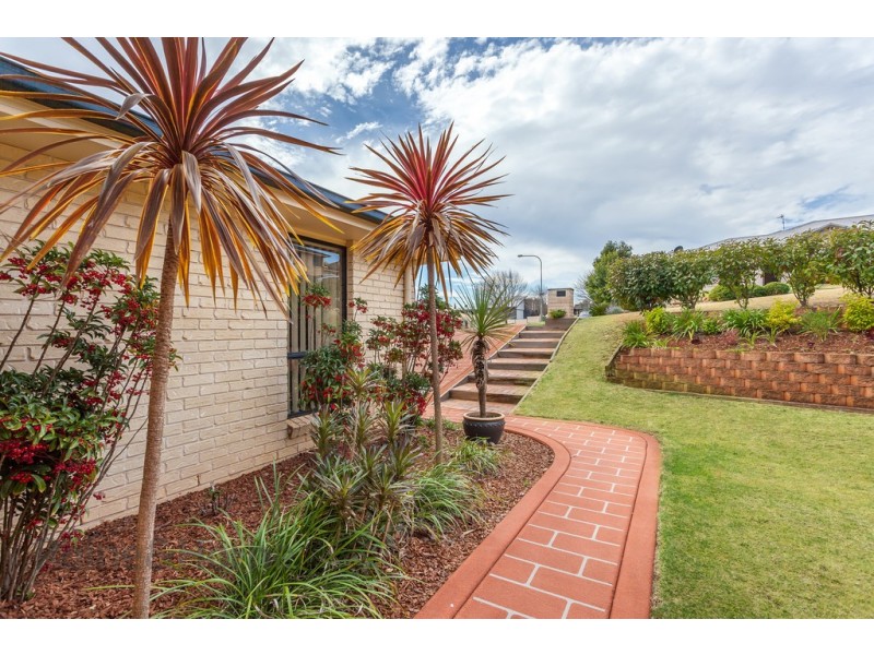 22 Samuel Court, Darling Heights QLD 4350