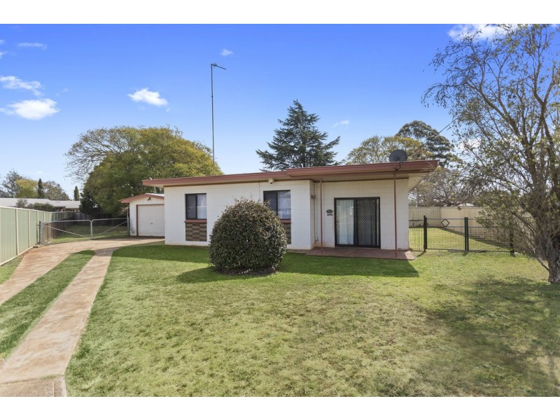 1 Barden Court, Harristown QLD 4350