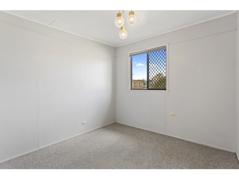 1 Barden Court, Harristown QLD 4350