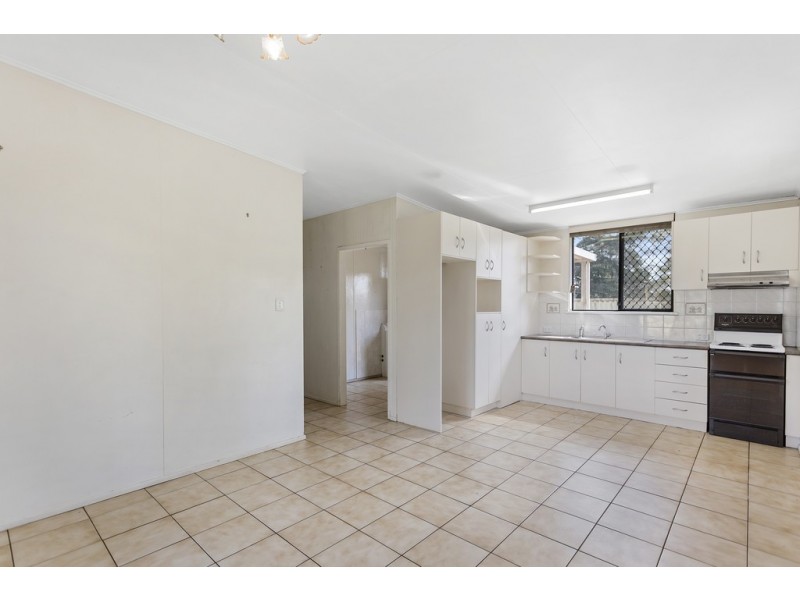 1 Barden Court, Harristown QLD 4350